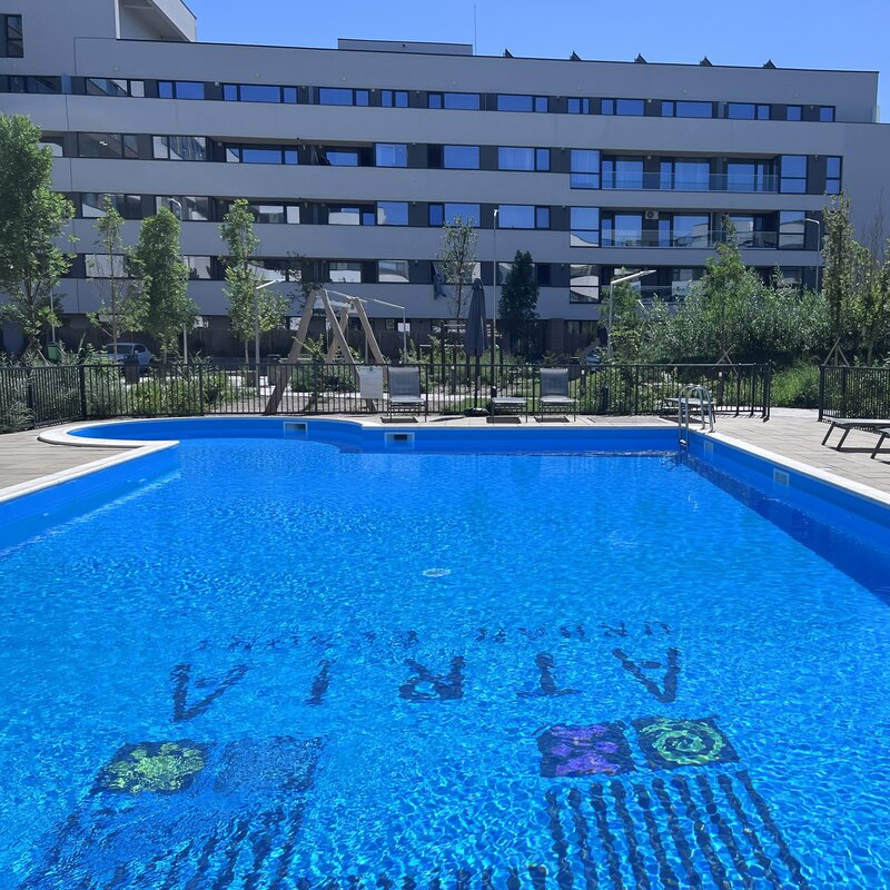 Patru camere, foarte luminos, zona Lacul Straulesti, Mall Colosseum,