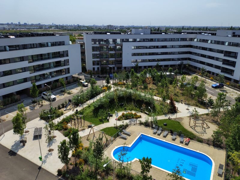 Patru camere, foarte luminos, zona Lacul Straulesti, Mall Colosseum,